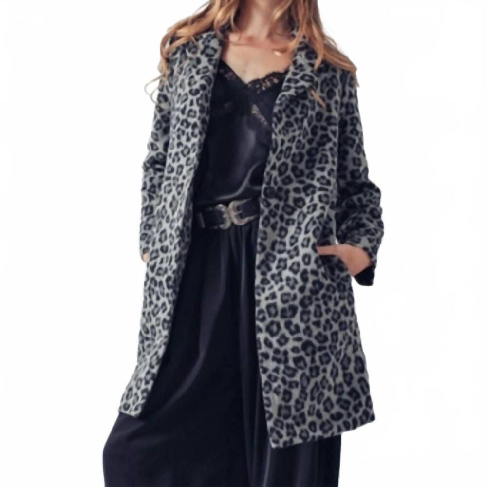 NEW URBAN DAIZY women's oversized statement coat in leopard